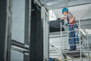 ouvriers remédiant aux dangers d'une VMI